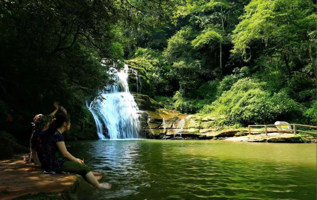 喇叭河和瓦屋山哪个更值得的去、喇叭河和毕棚沟哪个好玩