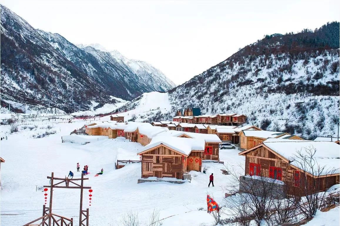 鹧鸪山滑雪场住宿能开车进去吗（去鹧鸪山滑雪住哪好）